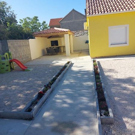 Ferienhaus Karlo Pridraga Exterior foto