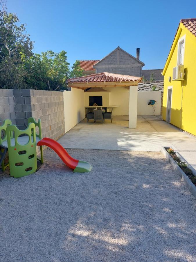 Ferienhaus Karlo Pridraga Exterior foto